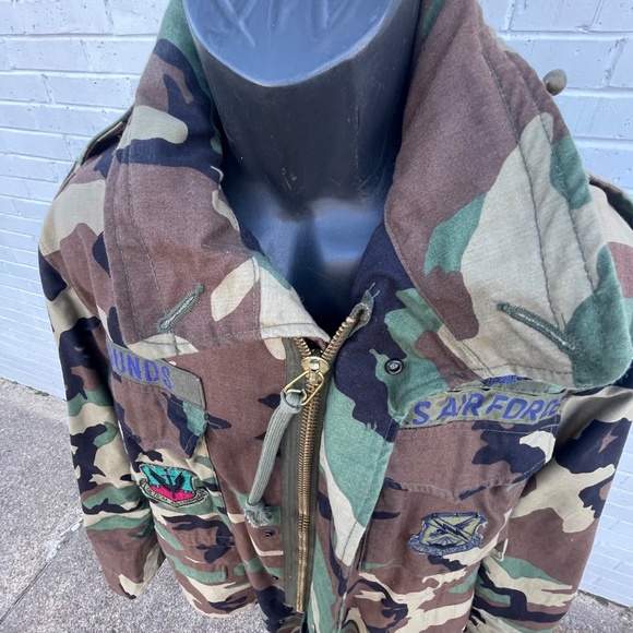 Men's Size Medium Regular U.S. Air Force Issue Woodland Camouflage Field Jacket - Picture 4 of 16